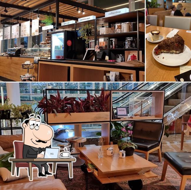 O interior do Café Cultura - Village Mall
