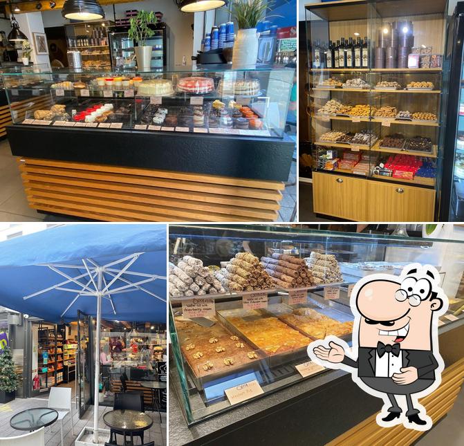 Opa! Greek Bakery & Patisserie, Londres, Designer Outlet Opiniones
