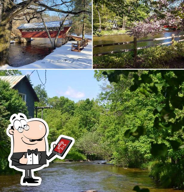 Red Mill Gift Shop, Coffee Shop, Ice Cream Parlor & Wedding Chapel in Waupaca Restaurant reviews