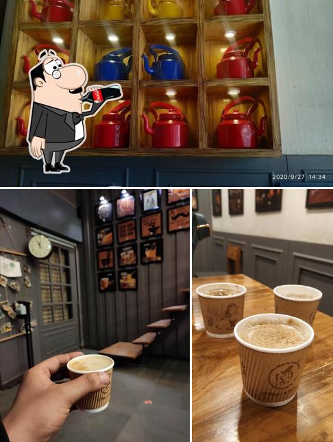 The photo of drink and interior at Tea Post