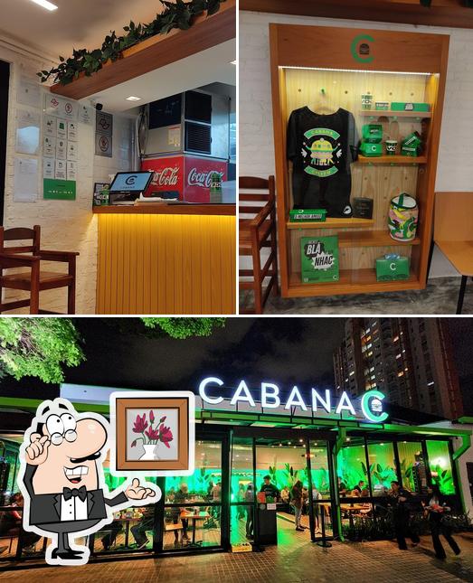 O interior do Cabana Burger Tatuapé