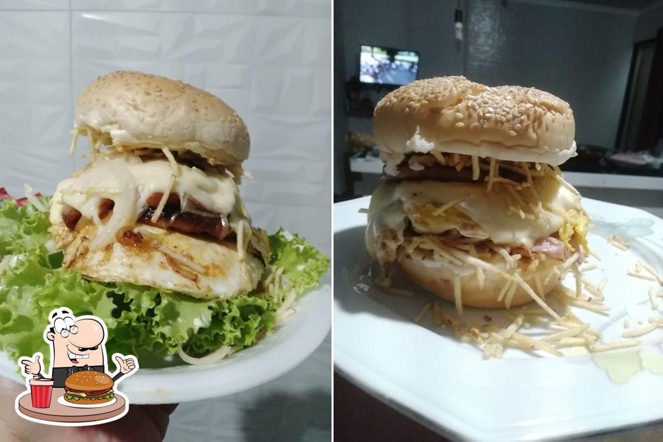 Os hambúrgueres do Barraca Amarela z café e churrascaria irão saciar diferentes gostos