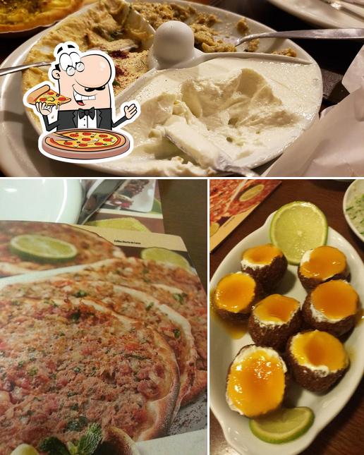 Escolha pizza no Esfihas Dozza Alphaville