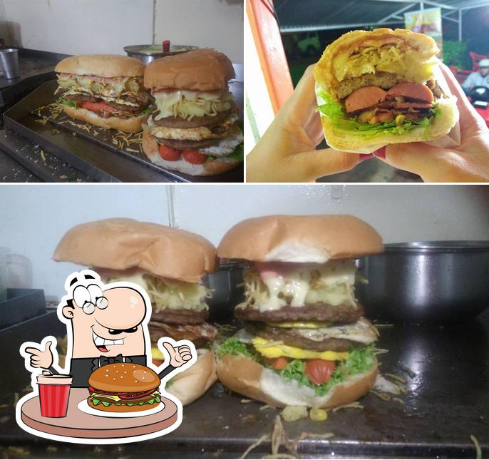 Experimente um hambúrguer no Gallos Lanches Guaíra SP