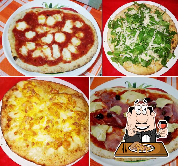 A Pizzeria Biologica Gusto Antico, puoi ordinare una bella pizza