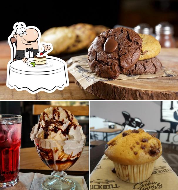 Axolotl Cookies & Coffee serve uma gama de pratos doces