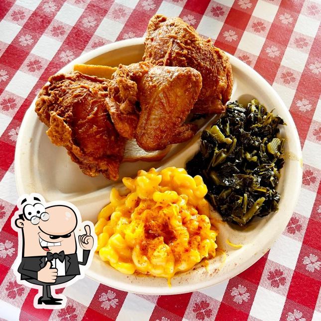 Gus's World Famous Fried Chicken in Metairie Restaurant menu and reviews