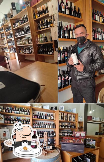 È gradevole godersi un bicchiere di vino a Enoteca da Amatore