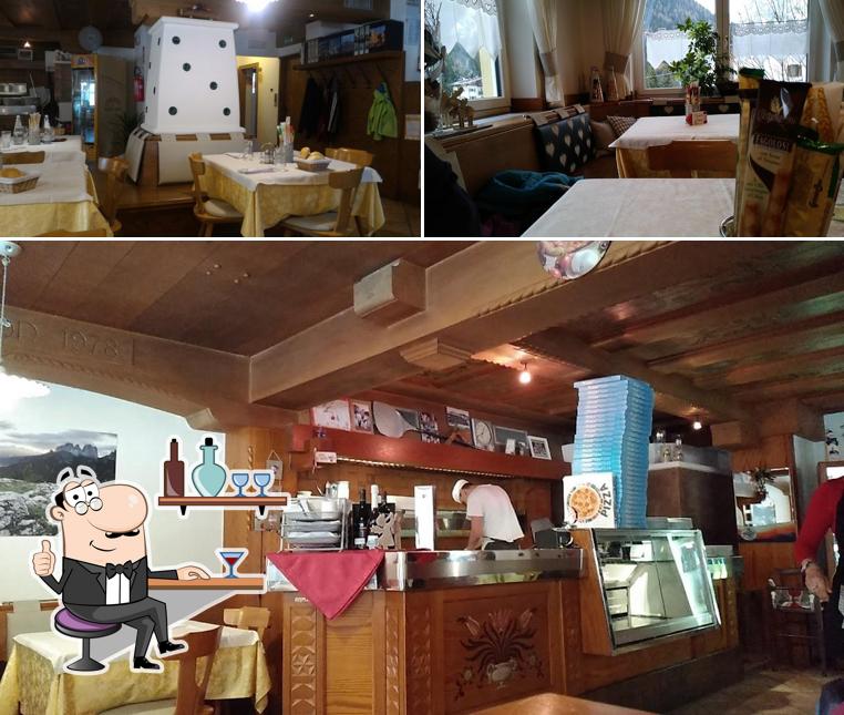 Siediti a un tavolo di Ramon