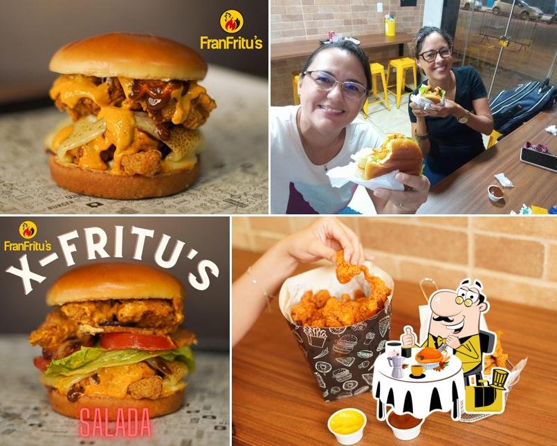 Sanduíche de carne de porco desfiada em FranFritus - Frango Frito no Balde e Lanches