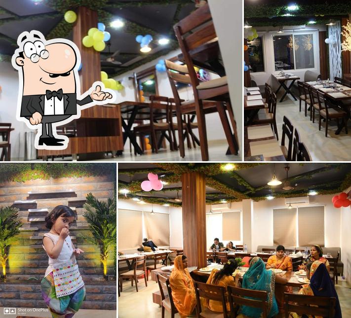avyukt restaurant