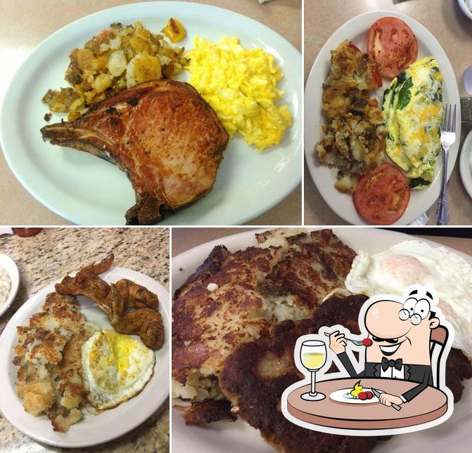 Day Day's BBQ & Waffle House in Pomona - Restaurant menu and reviews