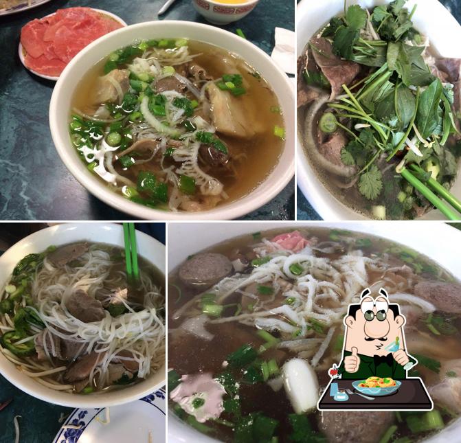 Meals at Phở Hòa Lão Vietnamese Restaurant
