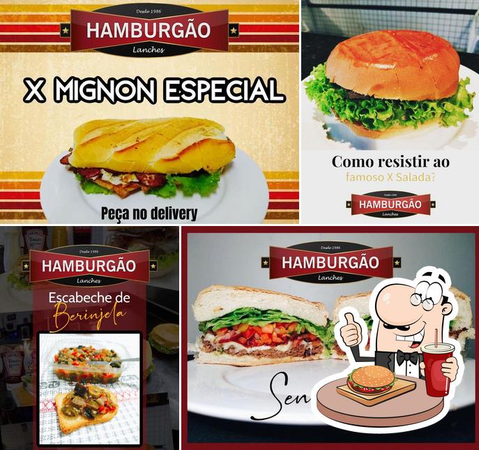 Experimente um hambúrguer no Hamburgão Lanches Piracicaba (Desde 1986)
