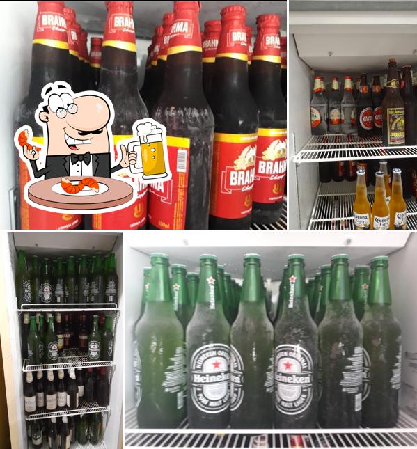 Você pode tomar uma tulipa de cerveja leve ou escura