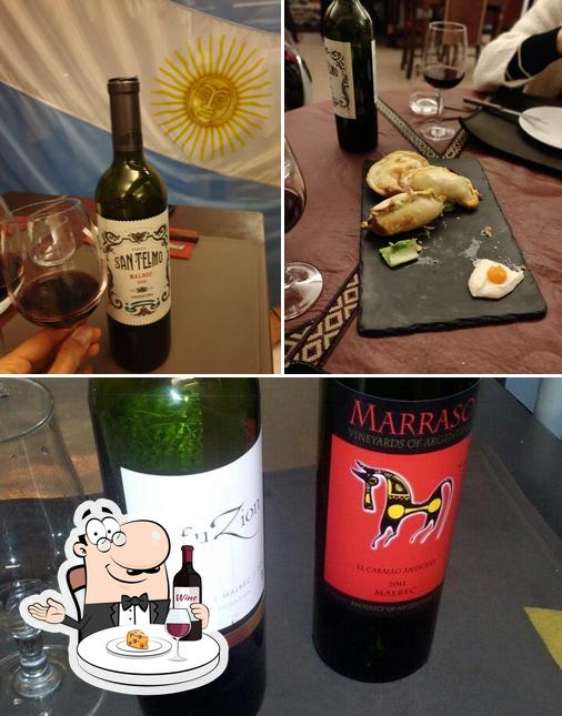 È gradevole prendersi un bicchiere di vino a Aires Del Plata