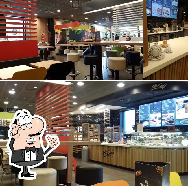 L'intérieur de McDonald's Curno via Meucci