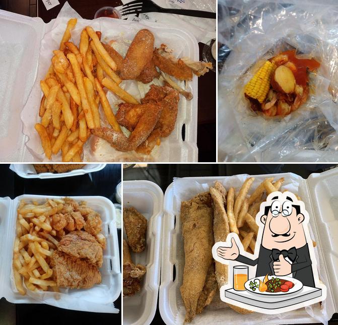 Еда в "ATL Fried Chicken & Seafood - Carrollton"