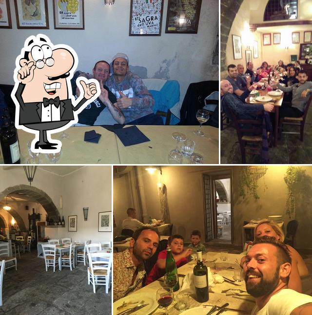 Gli interni di Osteria Del Cavaliere