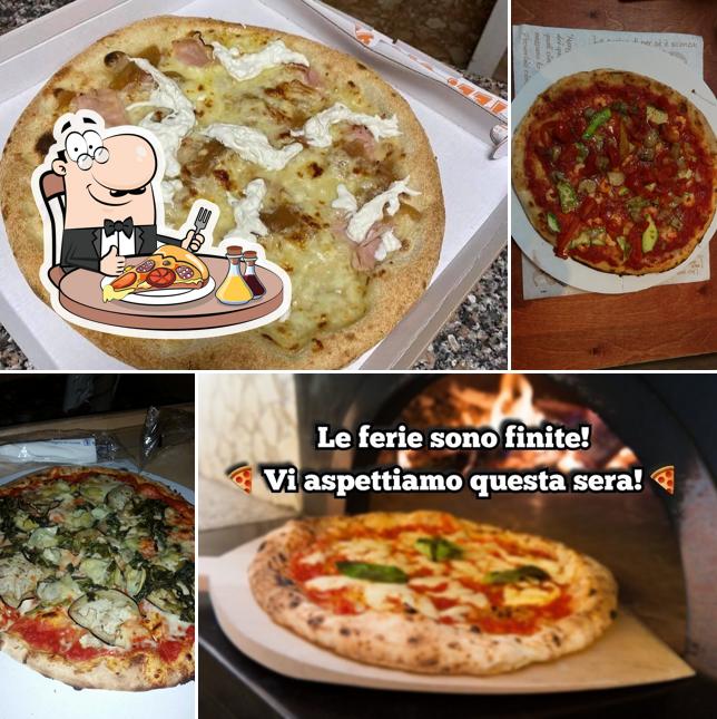 Scegli una pizza a Pizzeria Marco