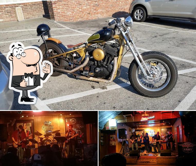 The Etiwanda Roadhouse Bar & Grill in Rancho Cucamonga Restaurant