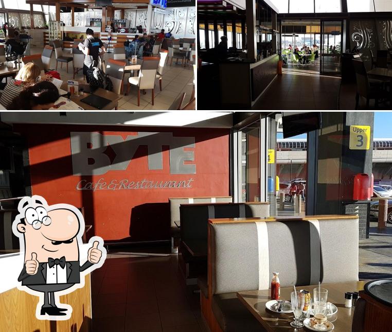 Regarder cette image de Byte Cafe & Restaurant