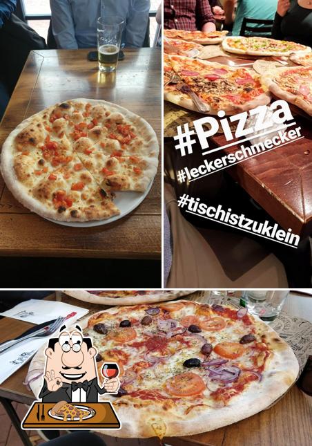 Prenez des pizzas à L'Osteria