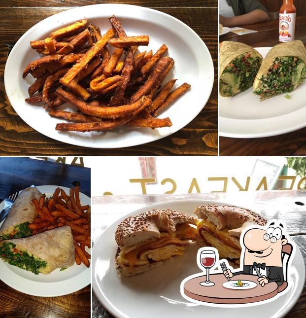 Meme's Healthy Nibbles, 707 Nostrand Ave. in New York City Restaurant