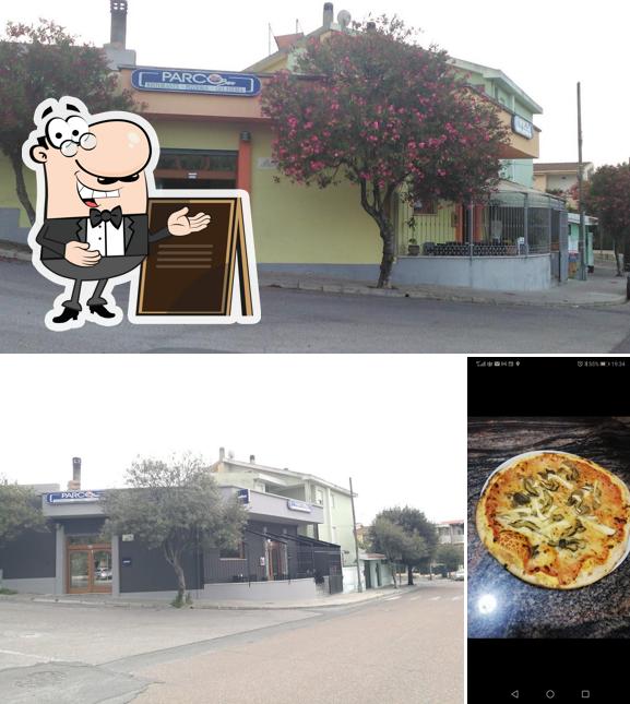 Tra le diverse cose da Parco Bar si possono trovare la esterno e pizza