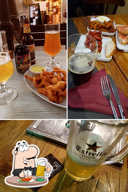 Disfruta de una copa de cerveza rubia o tostada