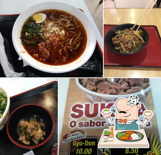 Platos en Sukiya consolação