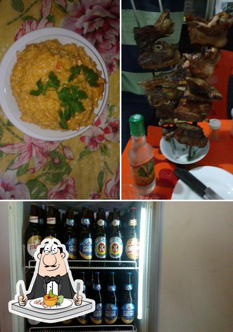 Entre diversos coisas, comida e cerveja podem ser encontrados no Delegas Restaurante
