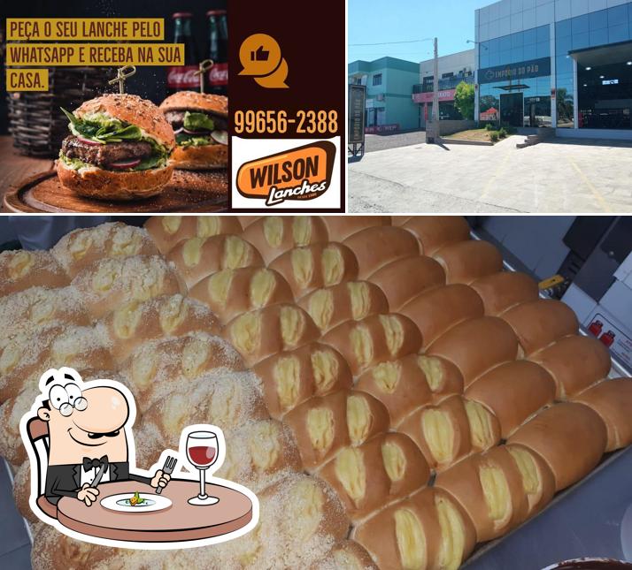A foto do Empório Do Pão Ere’s comida e exterior