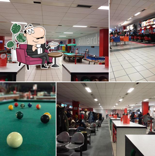 Siediti a un tavolo di Bowling Erba