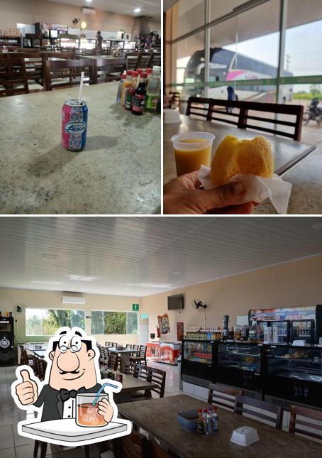 Confira a ilustração mostrando bebida e interior no Churrascaria e Ponto de Apoio 24h - Grupo 2 Irmãos