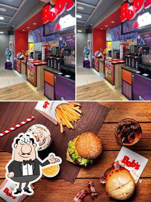 A imagem do Bob's Burger - Drive Cascavel’s interior e cidadãos