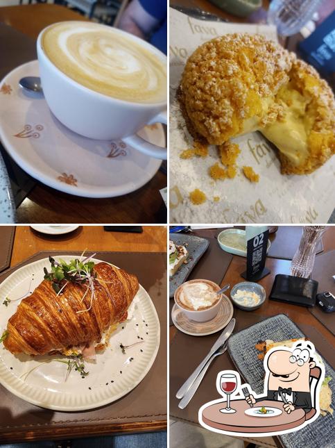 Comida em Fava Doceria - por Marcos Rezende CAFETERIA, CONFEITARIA e BRUNCH