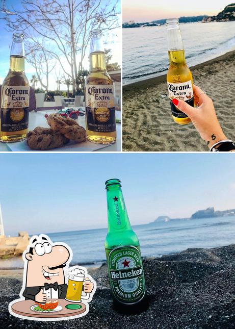 Puoi goderti un rinfrescante bicchiere di birra chiara o scura