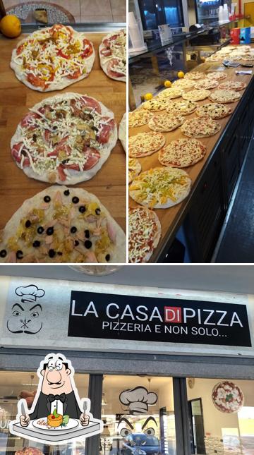 Tra le varie cose da La casa di pizza si possono trovare la cibo e esterno