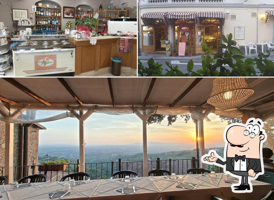 Gli interni di Bar Enoteca e cucina l'Indicatore