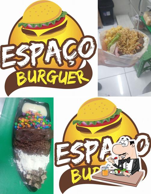 Comida em Espaço Burguer