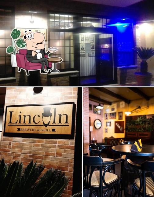 Gli interni di Lincoln brewery and grill / Pub birreria pizzeria