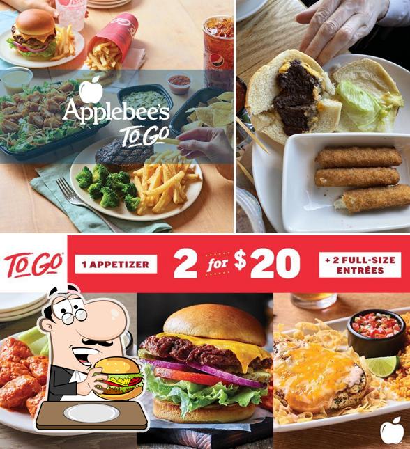 Закажите гамбургеры в "Applebee's Grill + Bar"