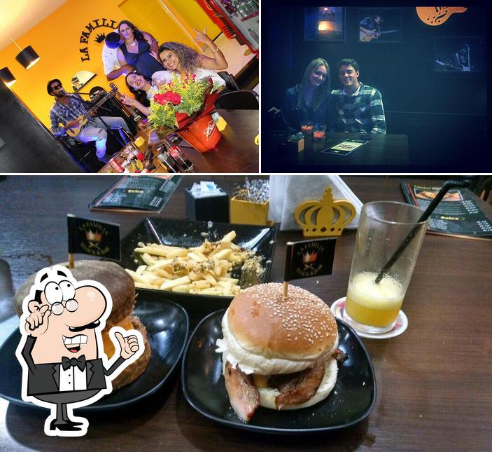 O La Familia Snack & Bar se destaca pelo interior e cidadãos