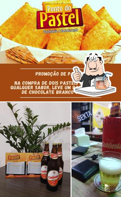 The photo of drink and food at Ponto do Pastel