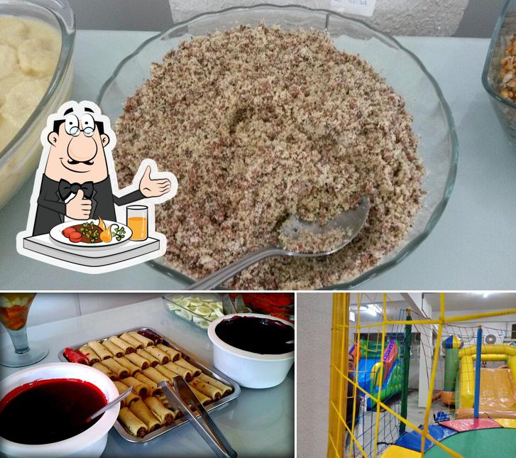 Entre diversos coisas, comida e área de lazer podem ser encontrados no Franê Restaurante