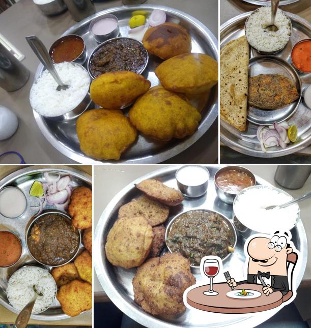 Food at Marathi Khanawal