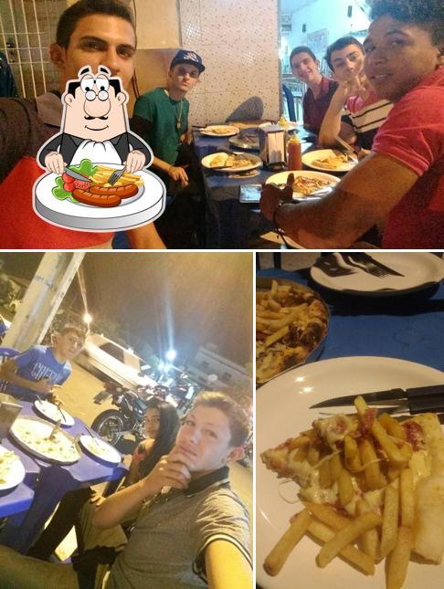 Comida em Churrascaria e Pizzaria da Praça