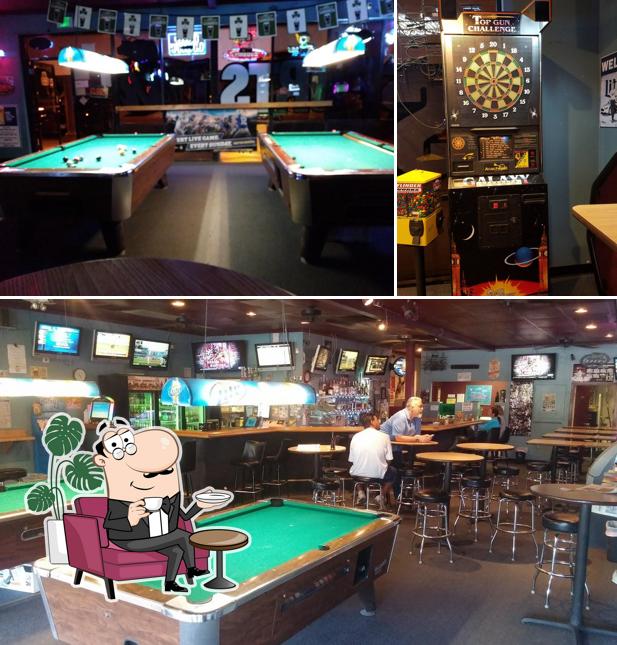 Runners Sports Bar, 12751 W Bell Rd 117 in Surprise Restaurant reviews