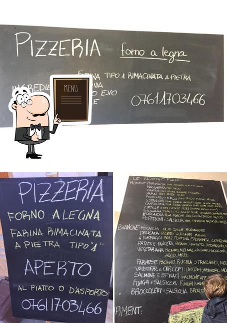 Leggi il menu sulla lavagna